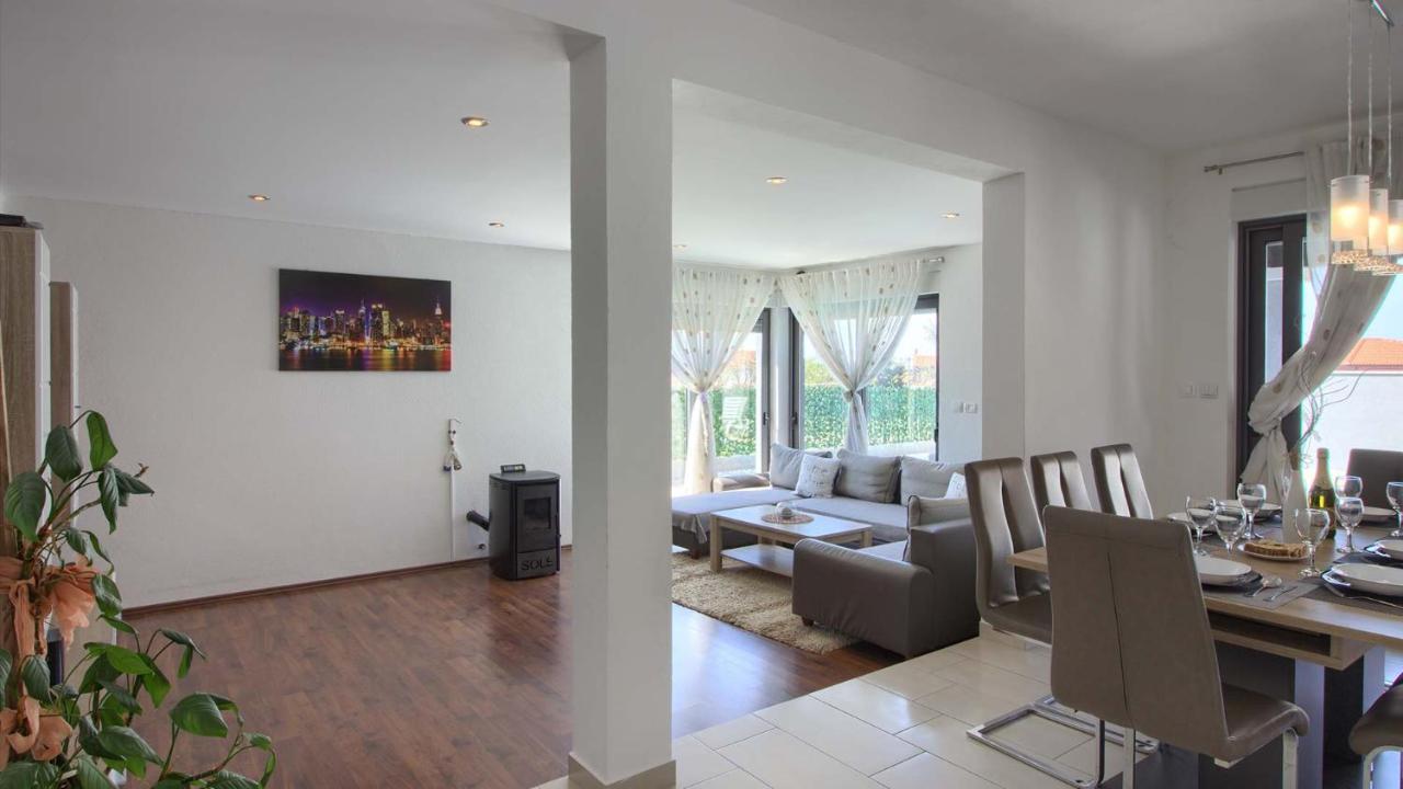 Villa Charming With Private Pool In Pula, Extra Pool Heating By Wiibuk Pula