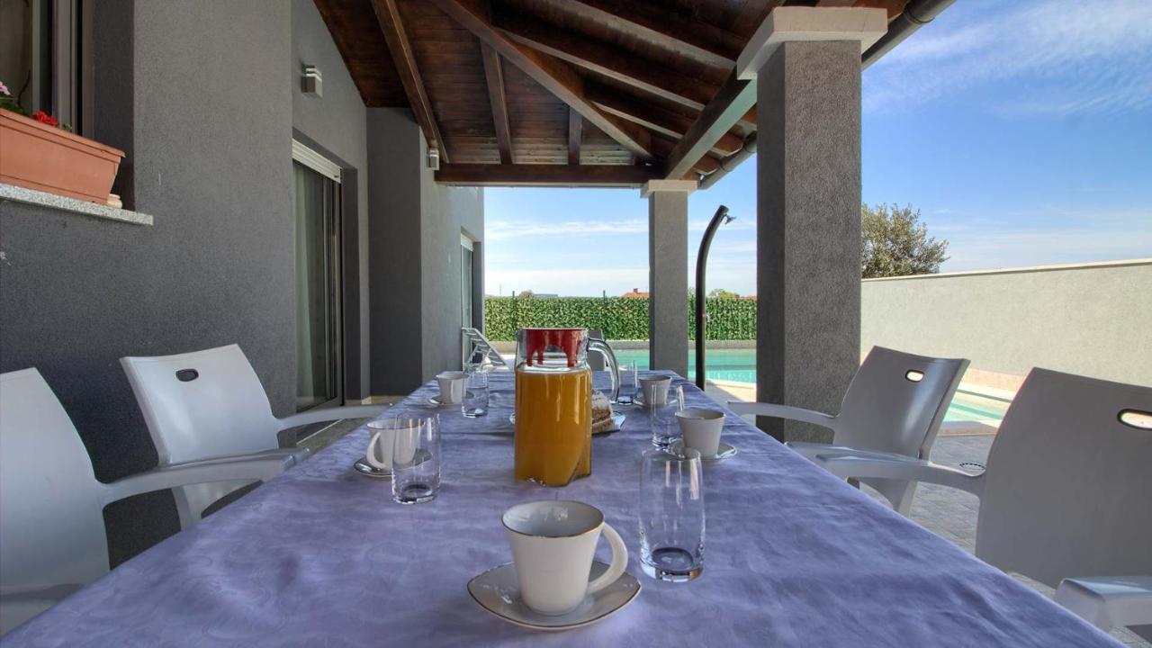 Charming With Private Pool In Pula, Extra Pool Heating By Wiibuk Villa Pula
