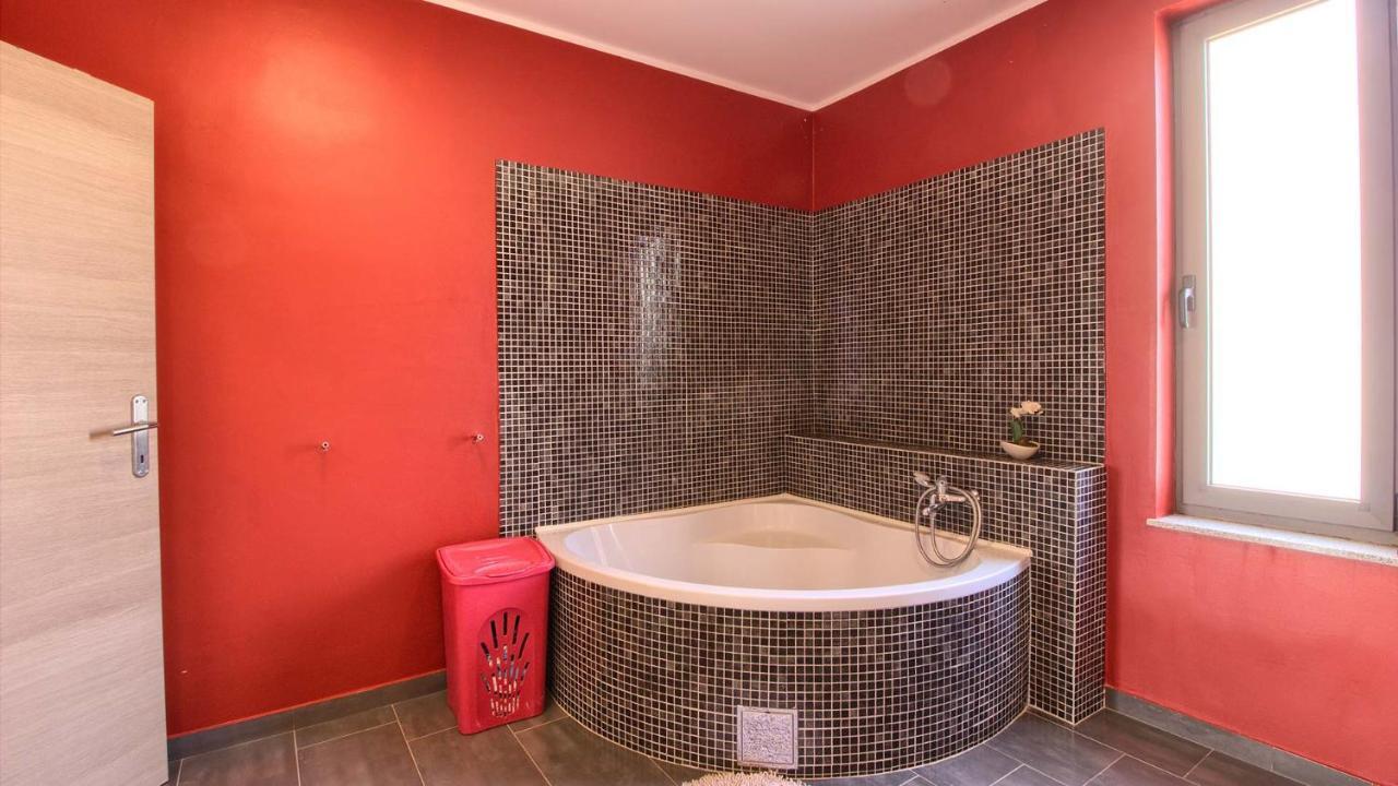Charming With Private Pool In Pula, Extra Pool Heating By Wiibuk Villa *
