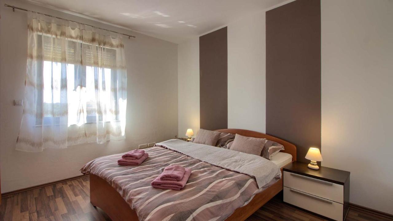 Charming With Private Pool In Pula, Extra Pool Heating By Wiibuk Villa *