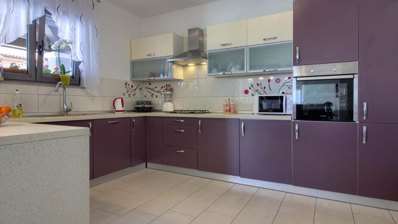 Charming With Private Pool In Pula, Extra Pool Heating By Wiibuk Pula