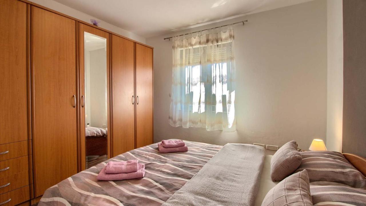 Charming With Private Pool In Pula, Extra Pool Heating By Wiibuk * Pula