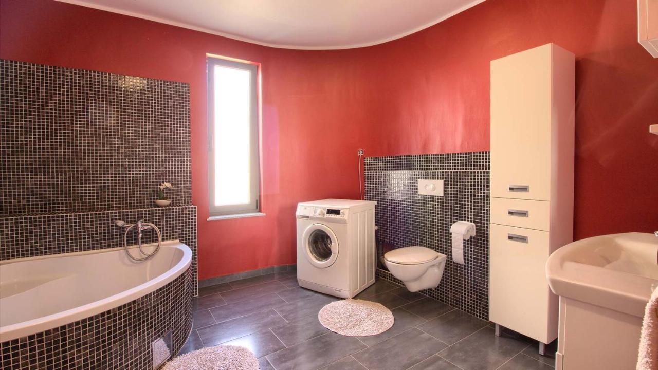 Villa Charming With Private Pool In Pula, Extra Pool Heating By Wiibuk *